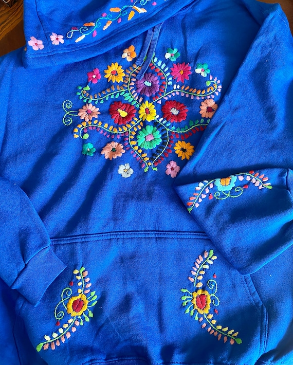 Sudadera bordada a mano Sudadera floral mexicana Sudadera artesanal hecha en Mexico Sudadera con capucha bordada floral Sudadera pullover Etsy Mexico