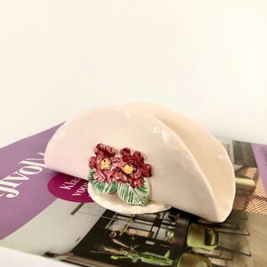 Porta tovaglioli in ceramica fatto a mano con fiori