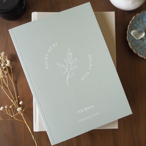 Daily Journal | life companion | A5 | light green | Journal for the morning and evening routine, gratitude, planning, reflection, self-love