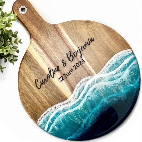 Personalisiertes Servierbrett Türkis Ozean auf Akazienholz und Resin / Charcuterie Board - 40x30 cm