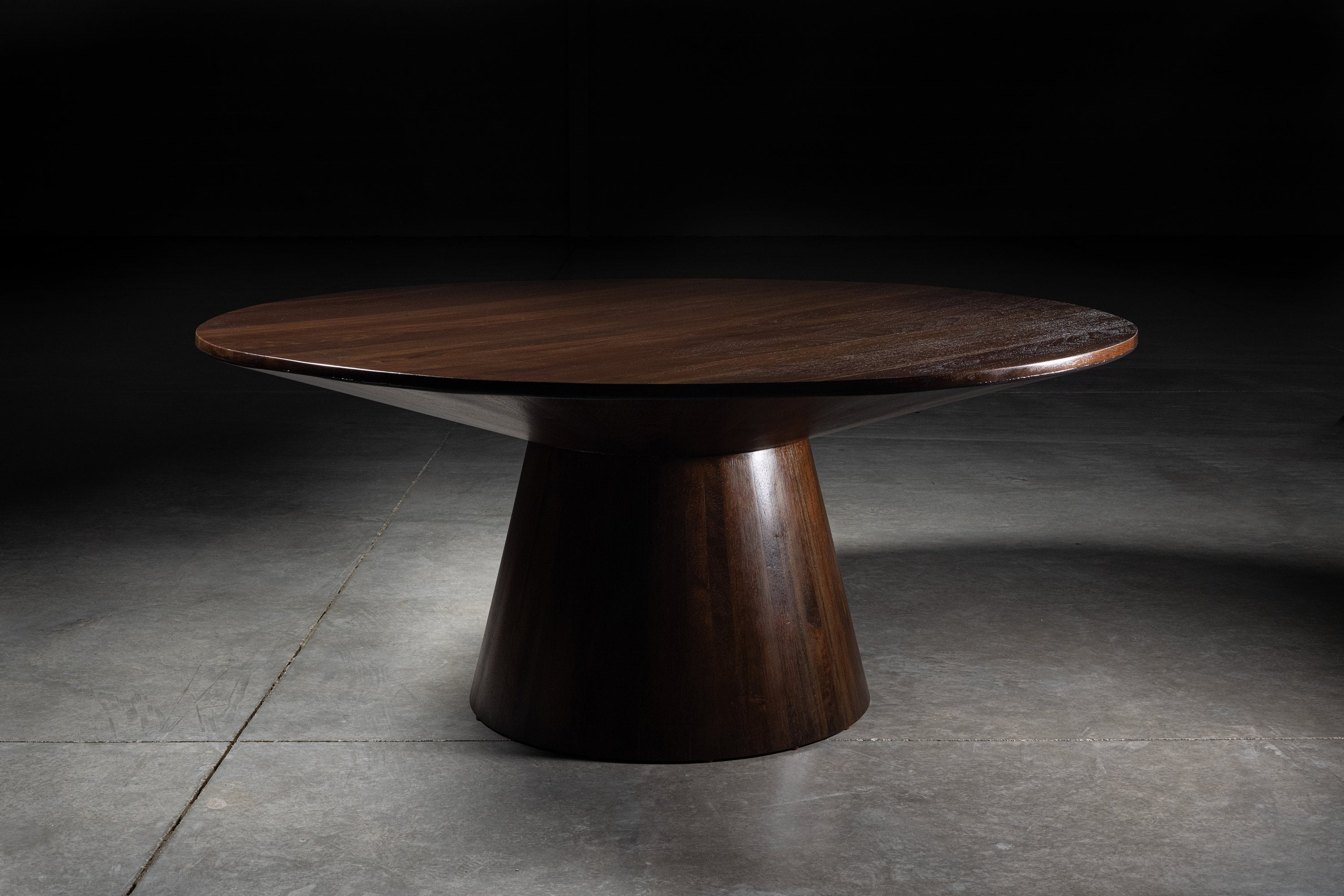 Round wood dining table 48 inches deals