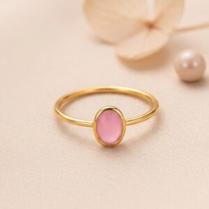 Pink Opal Oval Solitaire Ring, 9k 14k Gold Stackable Women Ring, Minimal October Birthstone Jewelry Gift for Her, Everyday Gemstone Jewelry