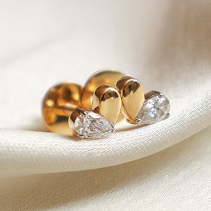 Heart Shape Gold Stud Earrings, 9k Gold Dainty Earrings, Lab-grown Diamond 14K Gold Minimalistic Earrings, Earrings for Girls and Women