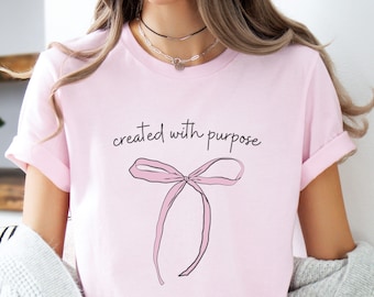 Camiseta rosa cristiana coqueta, artículos cristianos, top rosa coqueto con lazo, camiseta con versículo bíblico, ropa religiosa basada en la fe, ropa de Jesús.