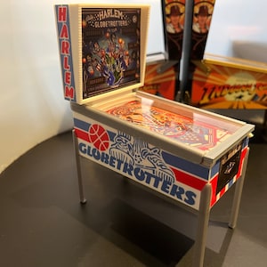 Harlem Globetrotters Mini Pinball / Xmas Ornament