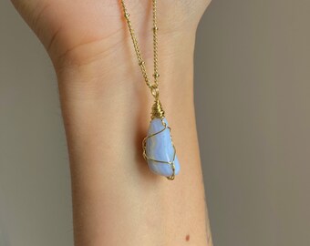 Blue Lace Agate Dainty Small Necklace / Peace & Tranquility / Throat Chakra / Expression and Communication / Calming and Soothing