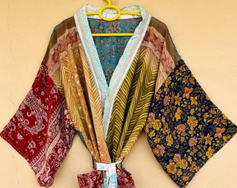 Beige und Blau alte Sari Nachtwäsche Bademantel Jacke, Recycled Sari Robe Seide Saree Kimono, Morgenmantel, Patchwork Dusche, Robe Geschenk für Sie