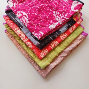 Servilletas de algodón Kantha vintage – Toallas de edredón indias recicladas hechas a mano de 20 x 25 pulgadas.