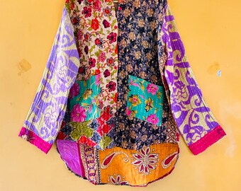 Cappotto Kantha vintage fatto a mano – Giacca boho con cappuccio patchwork per donna
