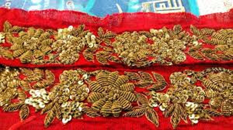 1 kg Vintage silk saree Handmade border patches Boho silk patches,Indian Sari Fabric Swatches Boho Bohemian Junk Silk Sari Lace Trimmings