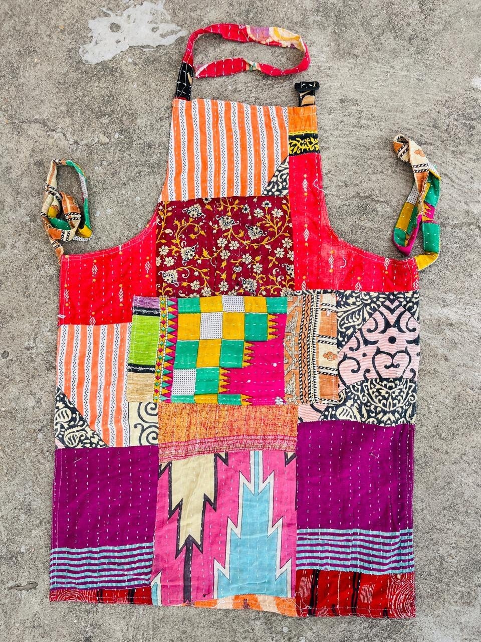 エプロン Kantha Quilt Apron Vintage Kantha Quilted Patchwork Apron, Assorted 100% Cotton