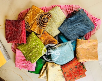 Vintage Floral Silk Saree: Indian Printed Textile