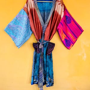 Vintage sidensari kimono-morgonrock: Indisk lapptäcksklänning handgjord