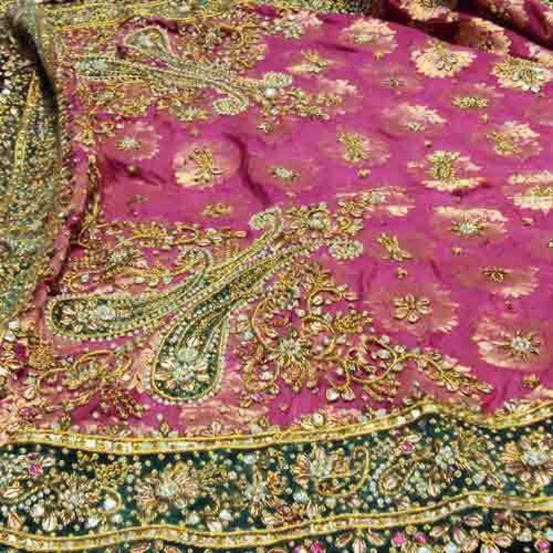 1 kg Vintage silk saree Handmade border patches Boho silk patches,Indian Sari Fabric Swatches Boho Bohemian Junk Silk Sari Lace Trimmings
