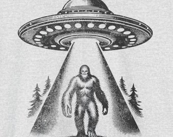 Sasquatch UFO Abduction T-shirt – Rolig Bigfoot-tröja