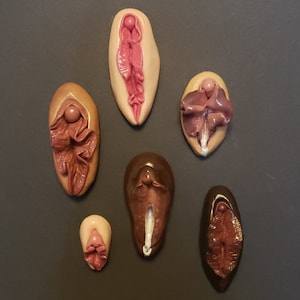 Magnetische Vulva Skulptur - Mittlere Größe
