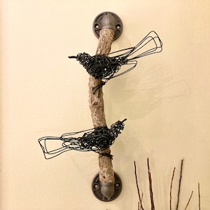 Original handmade Wire birds on bittersweet vine. Wire Art, Wire Sculpture, Home Decor, Bird Lover, Industrial Art, Bird Gift