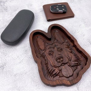 German Shepherd Gifts, German Shepherd Mom, Gift for Dog Mom, Wood Dog Tray, Birthday gift for dog lover, new dog owner gift, GSD, Decor