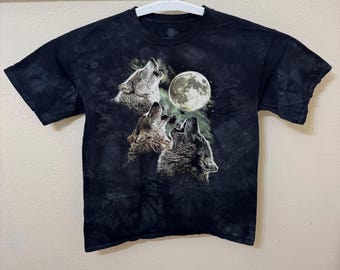 Three Wolf Moon cotton tshirt,wolves howling tee,Full Moon Wildlife Unisex Tee，Loyal Wolf Retro Shirt