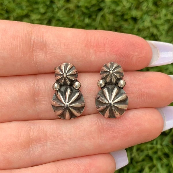 1 Pair Star Stud Earrings Handmade by Navajo Happy Piasso