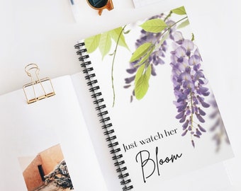 Just Watch Her Bloom Cuaderno espiral - Línea gobernada / Cuaderno Wisteria / Cuaderno floral / cuaderno de flores moradas / diario morado