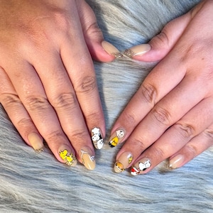 A Charlie Brown Thanksgiving | Tan Base | Charlie | Snoopy  | Turkey | Thanksgiving | Fall |  Press On Nails