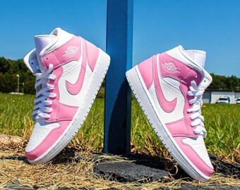hot pink nikes