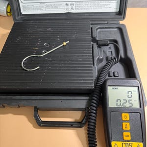 CPS CC220 Compute-A-Charge Scale and Reader with Case, New Batteries, Works