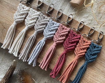 MAGGIE - porte clés, bijoux de sac en macramé