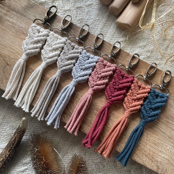 MAGGIE - porte clés, bijoux de sac en macramé