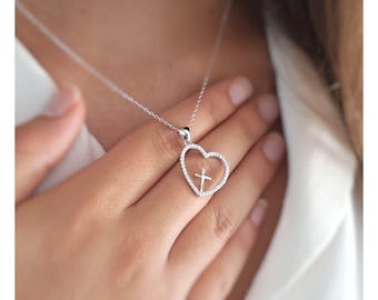 ハートクロスネックレス、シルバーの信仰ネックレス、女性用キリスト教 