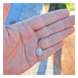 Miraculous 25 mm height medal, Women&#39;s elegant oval with details Miraculous medal,0.98 inch  height dainty Miraculous Medal, Catholic medal