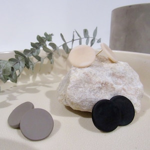 Círculo stud // Statement polymer clay earrings, various colors