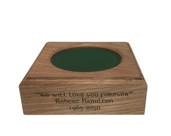 Oak Plinth with engraving - (Only available when purchased with an Urn)