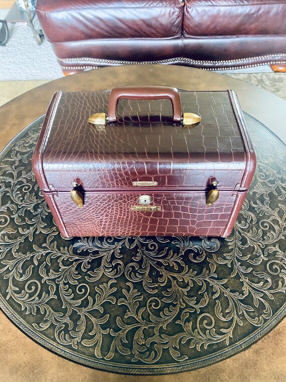 Vintage Samsonite Train Case Overnight Travel MakeUp Navy Blue with Mirror Tray and Key h295