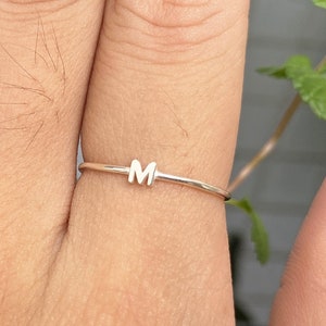 Anel inicial personalizado em prata 925, anel com letras em prata, presente de dama de honra, presente de Natal
