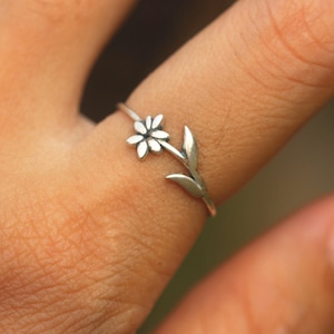 925 silver March Birth Flower ring,Daffodil flower ring,sunflower jewelry,Bridesmaid Gift,Birth Flower jewelry,unique handmade gift