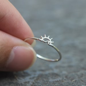 silver sunshine ring,sun ring,silver wave ring,midi ring,dainty jewelry