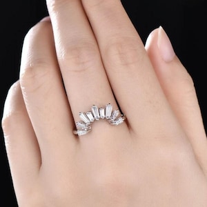 Baguette Diamond Band, Curved Wedding Band, Dainty Diamond Band, Stacking Tiara Band, Engagement Ring, 10K/ 14K/18K/ Solid White Gold Band