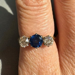 Three Stone Blue Sapphire Alternative Diamond Ring, Round Cut Diamond Engagement Ring, Minimalist Wedding Ring, Stackable 925 Silver Ring