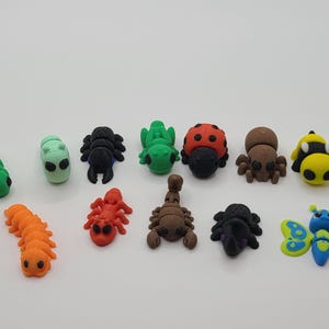 Mini fidget toy series: Bugs (colors may vary)
