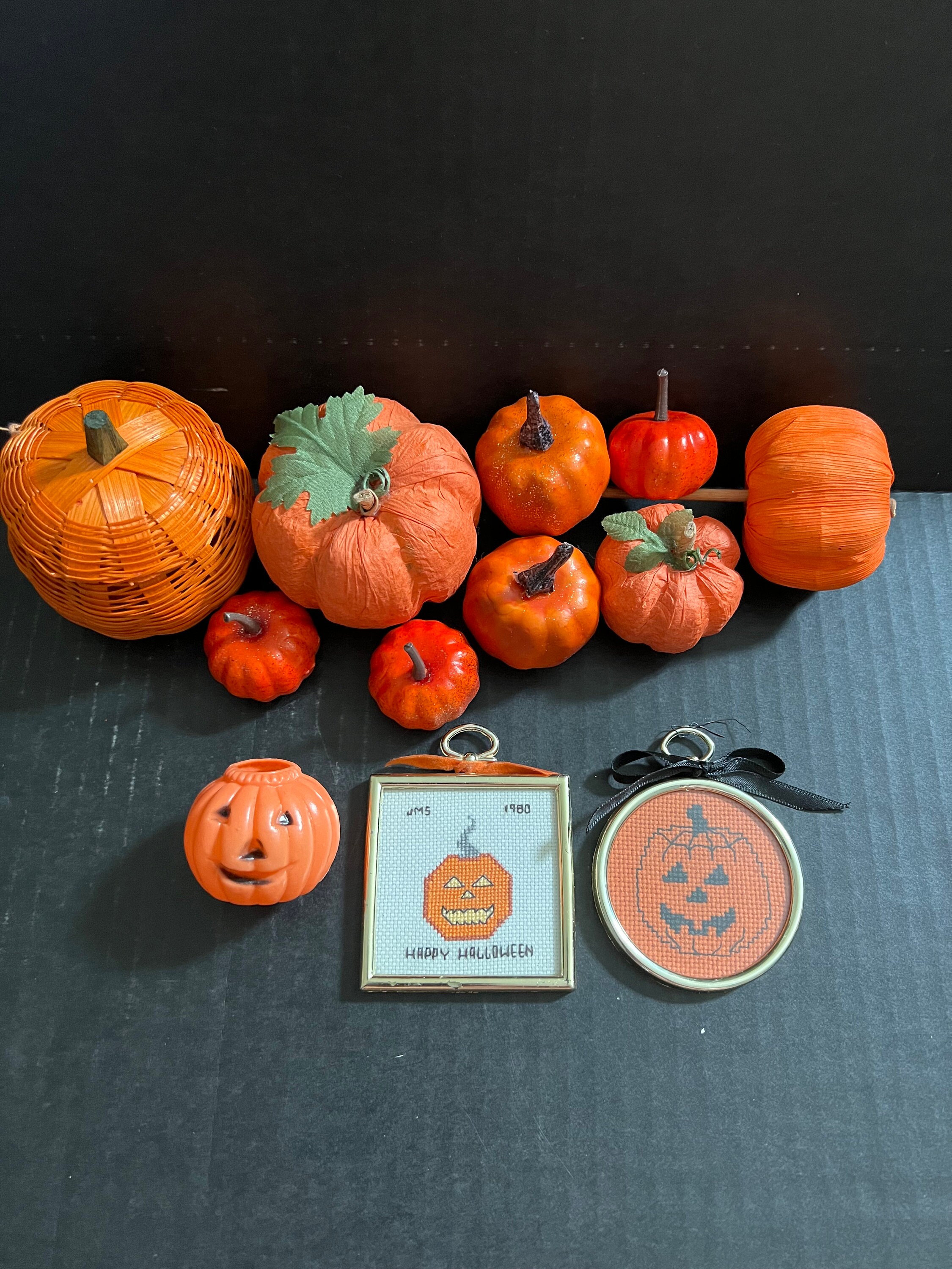 Vintage Halloween Ornaments 1980 display picture 2