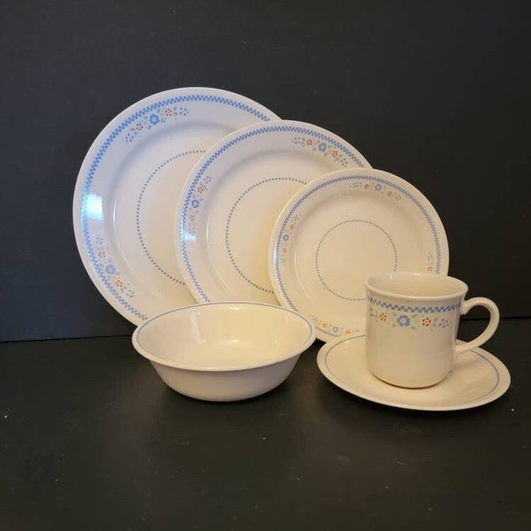 Vintage Corelle Corning Ware Needlepoint Dishes Cup Saucer Dinner Plate Cereal Bowl Salad Luncheon Plate Strong Lightweight Oven Safe