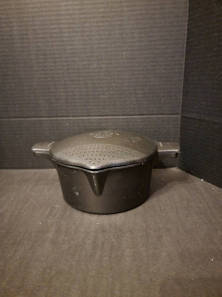 Pampered Chef 2778 Black 8 Cup 2 Quart Large Microwave Steamer Pot Strainer  