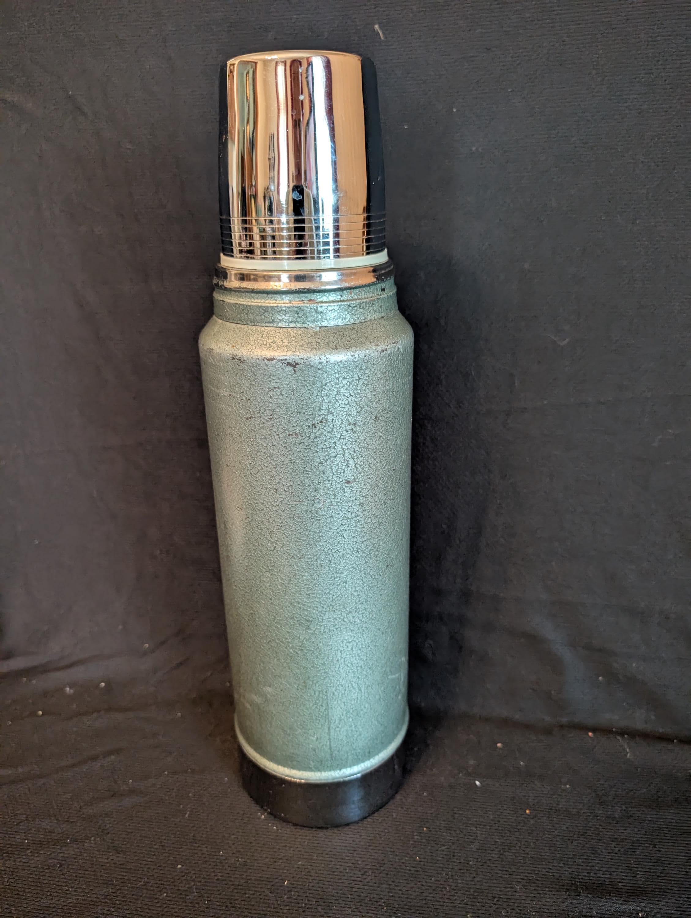 Vintage Aladdin Stanley Thermos Bottle 32 Oz A-944C Green Keeps