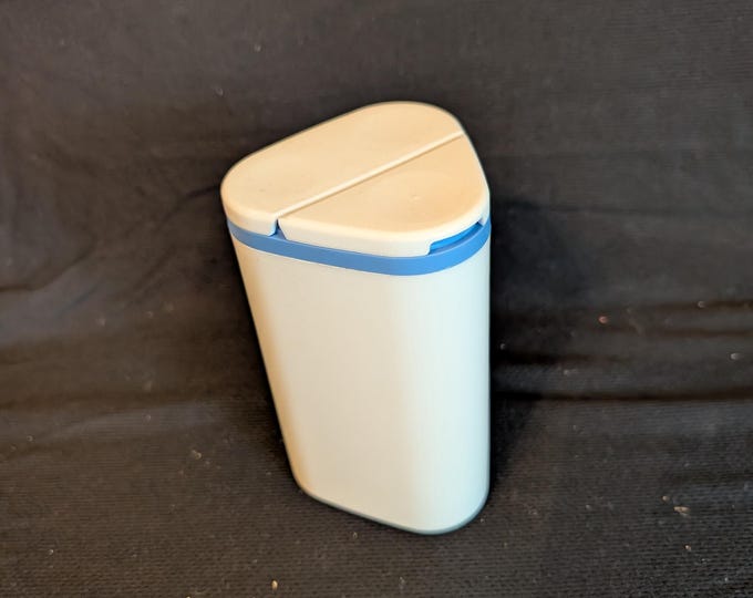 Vintage Tupperware Triangle Shaker Modular Mate Blue Lid 16oz #1630 ...