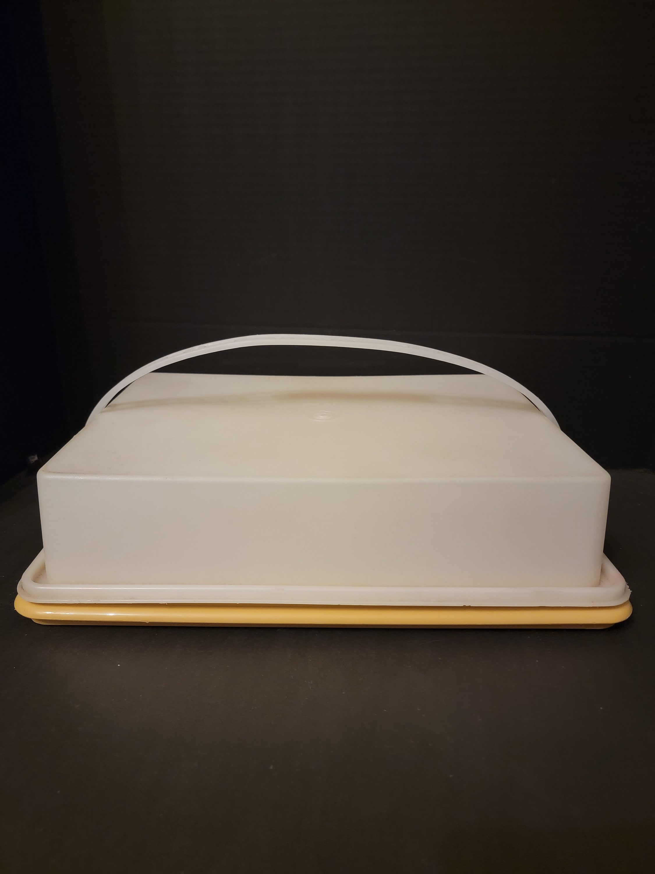 Vintage 1970's Tupperware Harvest Gold Rectangle Sheet Cake Carrier Keeper  622 - Nokomis Bookstore & Gift Shop