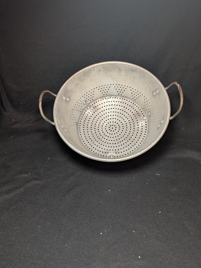 Triangle Collander Vintage Wear Ever Aluminum Colander Strainer Footed Handles Triangle ...