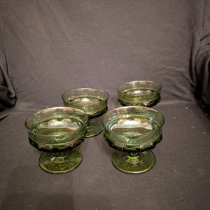 12 oz gold plastic cups 12 Oz. Gold Plastic Cups