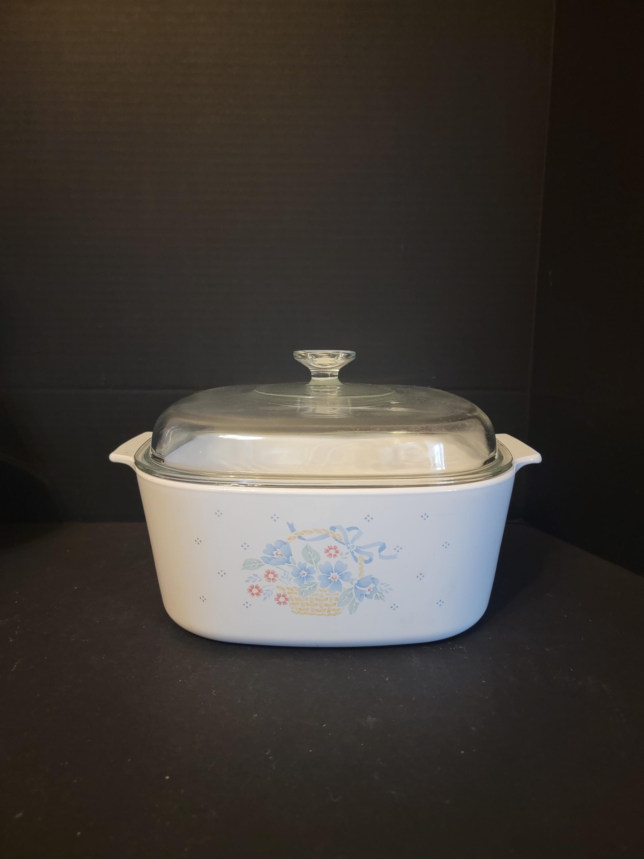 Vintage CORNING Ware Country Cornflower Dutch Oven Covered